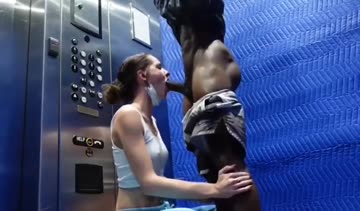 bbc hungry slut sucking him off in an elevator