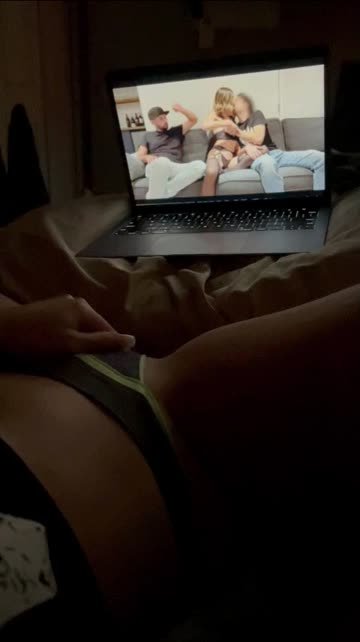 my favorite type of porn to cum to 😻