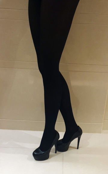my legs in black pantyhose and heels! [f]