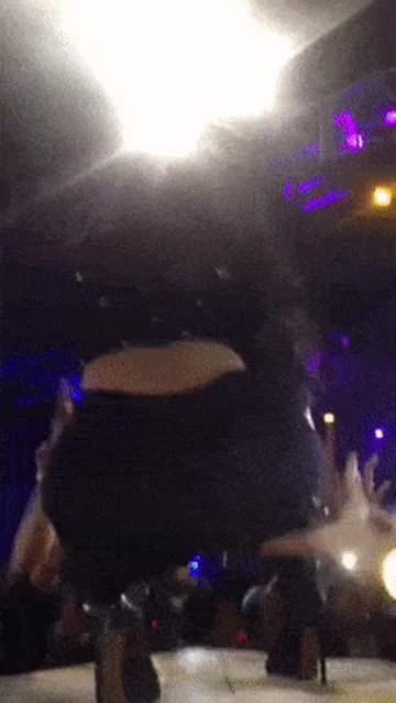 fan grabs a handful of nicki’s ass