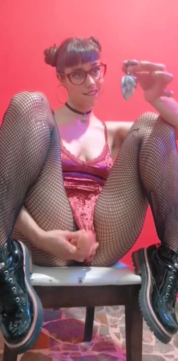 let's see, plug or dildo? it depends on how trained your ass is ... anyway i know you don't care because all you want is to be fucked by me 🥵