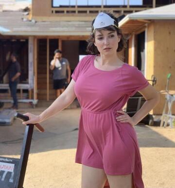 milana vayntrub is a whole lotta woman
