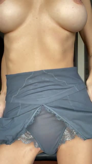 my tits want strong male hands and a hard cock🔞😈