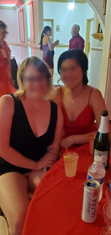 dared to not wear panties to a wedding. i was told nearly everyone noticed my pussy hanging out. [f]