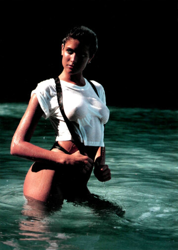 stephanie seymour, photographed by marc hispard for sports illustrated, february 15, 1988