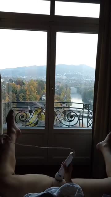 squirting on the capital city 😈