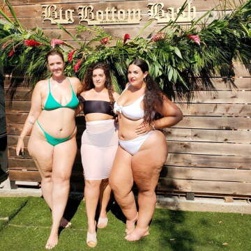 curvy threesome in bikinis