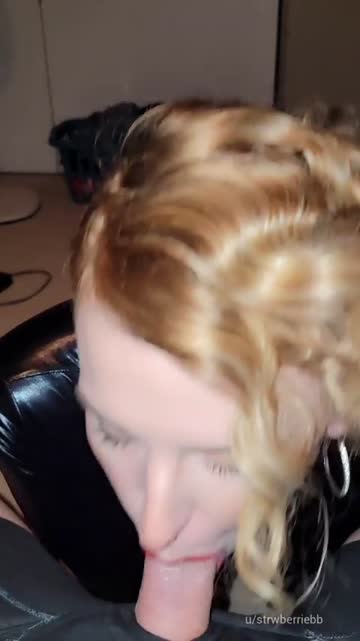 on my knees while wearing my new catsuit 😻😈 would you fill my mouth up?