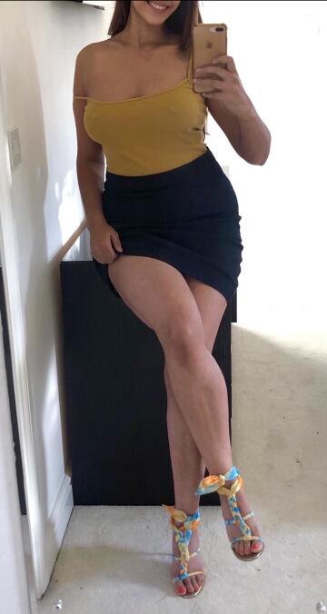 i didn't wear a bra because i know every guy is looking at my nipples and getting turned on...😈😉 british asian