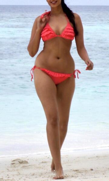 do you like how my hourglass hips look in this string bikini? 😘💋 british punjabi indian