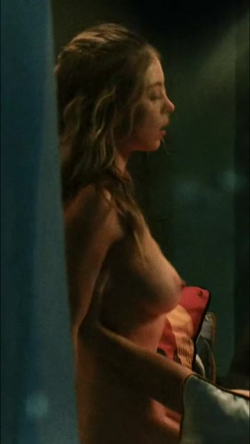 what a dream it would be for sydney sweeney to ride me.