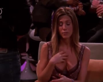 a reminder of how ridiculously hot jennifer aniston was back in the friends days. 2002