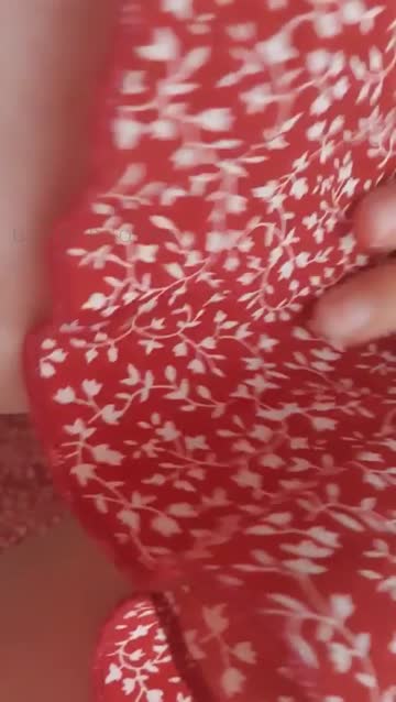 just wanted too show you my cute boobs but i think my pussy is cuter. 💗