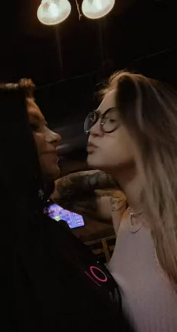 her first time kissing her best friend