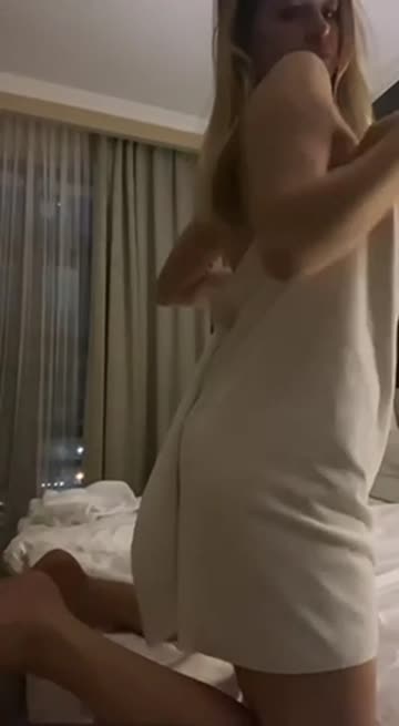 if your dick is cold this winter you can warm it up in my teenage body 🙊