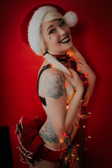 the holidays are killing me. but harley clause has you all on the nice list!