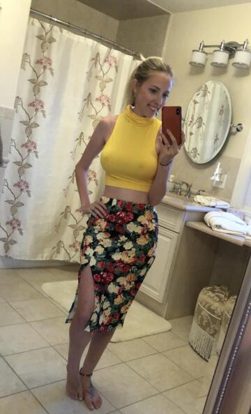 do i need to wear a bra with this?💋