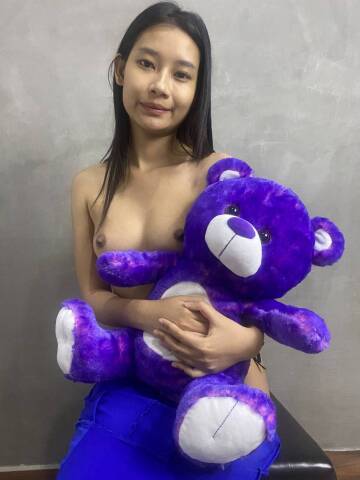 takeing a pic with my teddy bear 😆