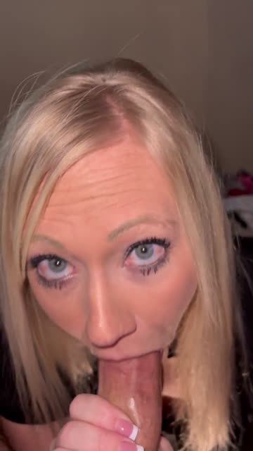 i’m so horny and wanna suck on some cock right now