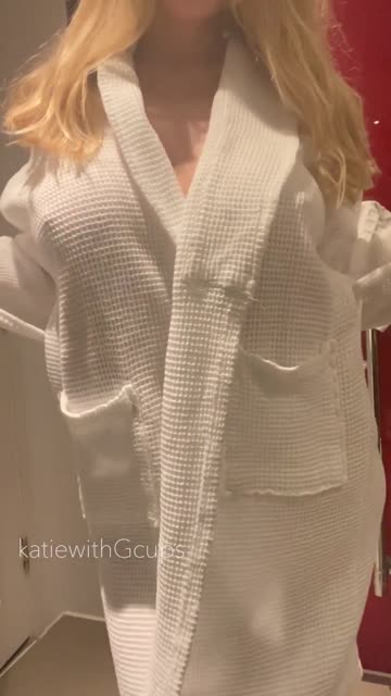 from bathing robe to undress! ❤️