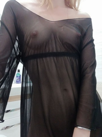 someone notice my picture i'll be your babygirl