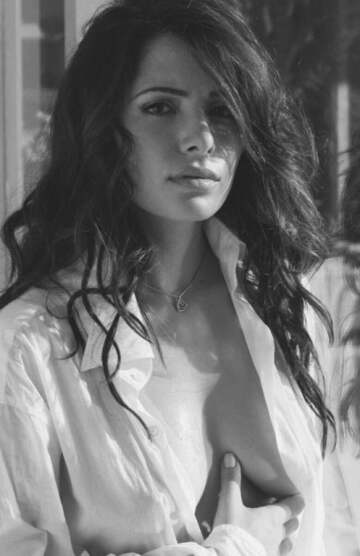 sarah shahi