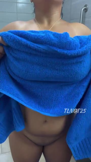 dropping titties for your friday pleasure