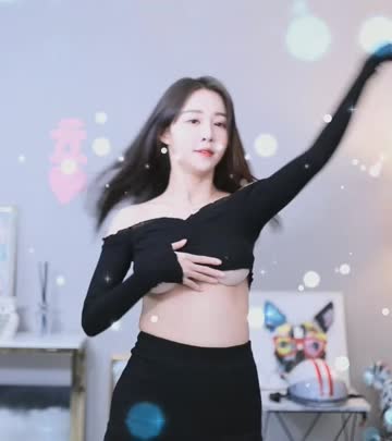 crayon pop - ellin bottom of the bra peek