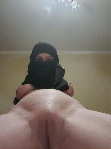 who want to fuck my tight arab pussy