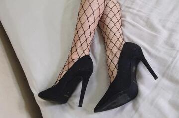 heels, black one