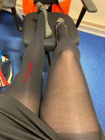 my boss has a thing for my legs and loves me wearing ballet flats. good job i love it when he runs his hand up my short skirt!