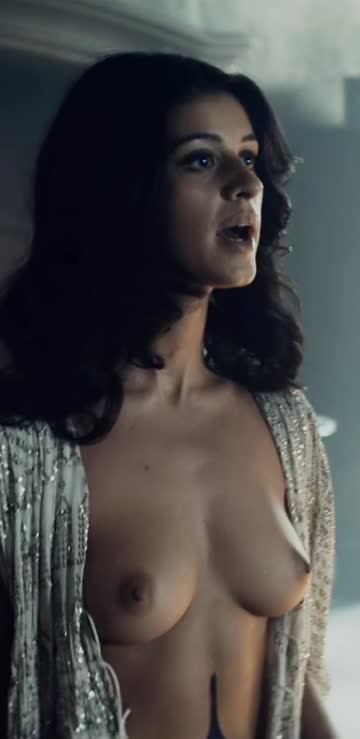 anya chalotra in 