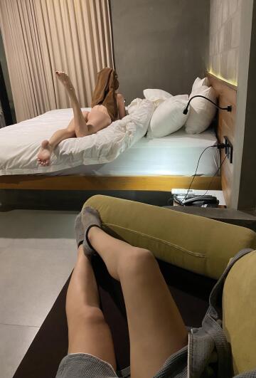 how two flight attendants spending time on layover sharing hotel room. emily caught me again.