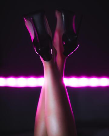 i like to have my heels worshipped
