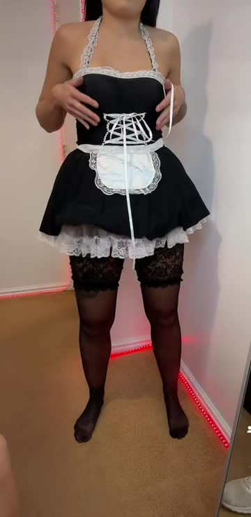 she's a thicc maid!