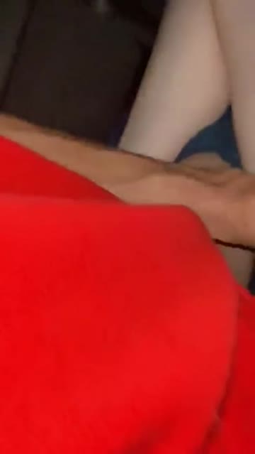 girl loves cumming all over