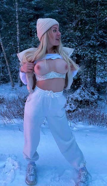 in my winter wonderland 🥰 would you like to rip my clothes off and creampie my pussy? im sure it would warm me up 🥰