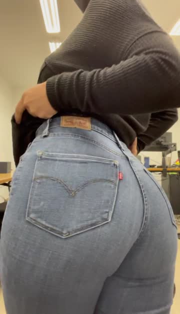 showing off in my favorite jeans!