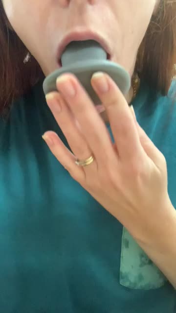 gagging on my plug at work on my lunch break 🙈