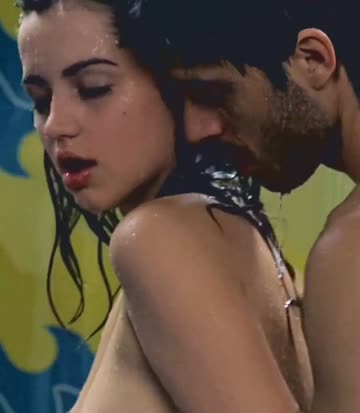 ana de armas - beautiful wet plot in 'sex, party and lies'