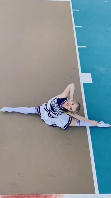 flexible russian blonde cheerleader wants to make your dreams come true