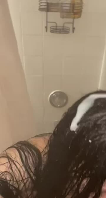 i had to put my phone in rice for this content so the least you can do is like it😩😅