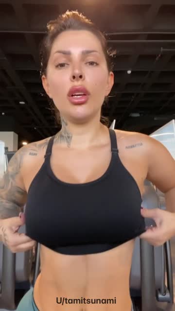 wanna taste my boobs sweat ?