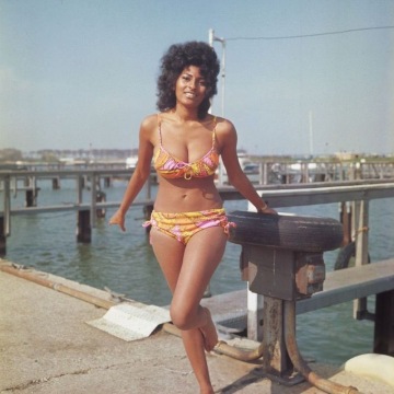 pam grier looking foxy af