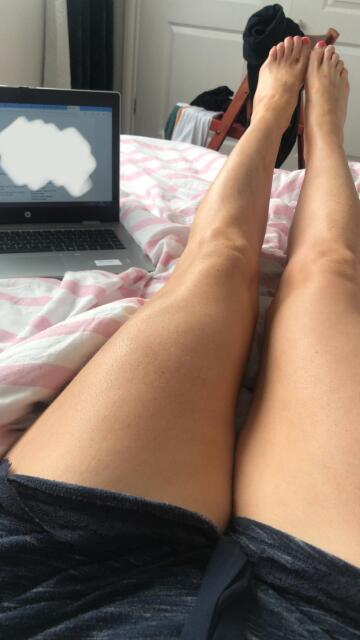 working from my bed today, thought my legs looked nice! never posted a pic to reddit before 🙈