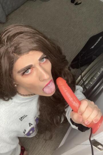 tell me i’m pretty? (: