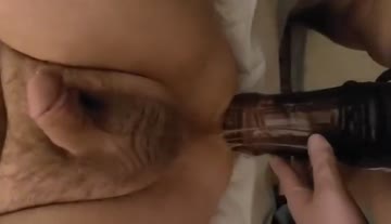 jay on his back! watch m make him spray!