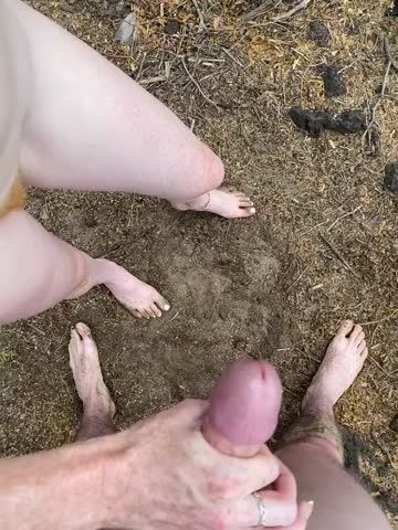 nude hike handjob cumshot!