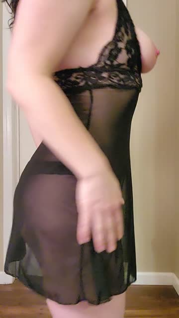 40 yr old milfie teacher. i should be getting ready for school, but being naughty for you is much more fun.