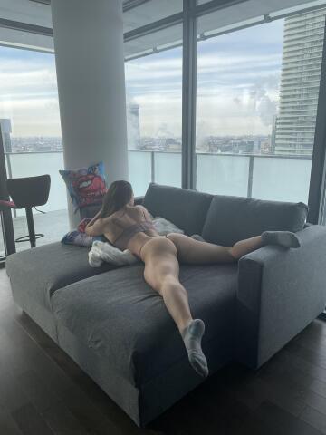 thick legs on this goddess